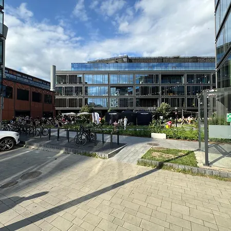 Zajecza Near Copernicus Center Parking By Mia アパート ワルシャワ