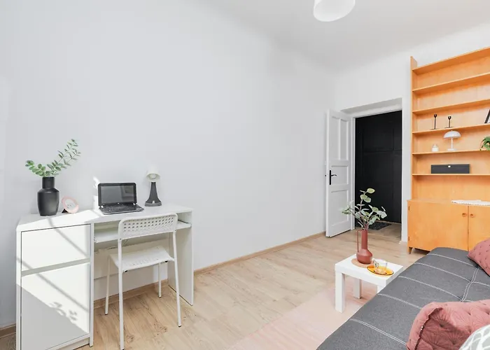 Zajecza Near Copernicus Center By Mia *