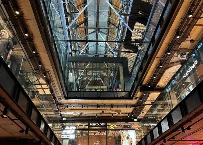 Zajecza Near Copernicus Center By Mia Apartment