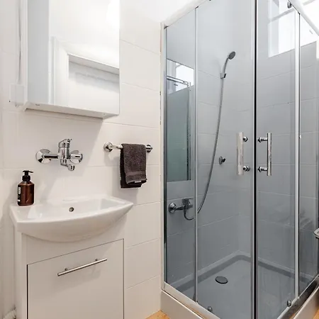 Zajecza Apartment Near Copernicus Center Parking By Mia * Warsaw