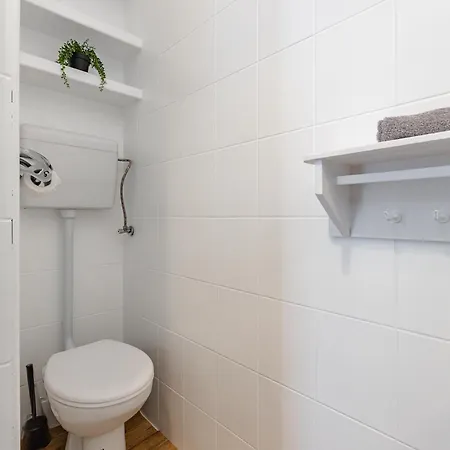 Zajecza Apartment Near Copernicus Center By Mia * 바르샤바